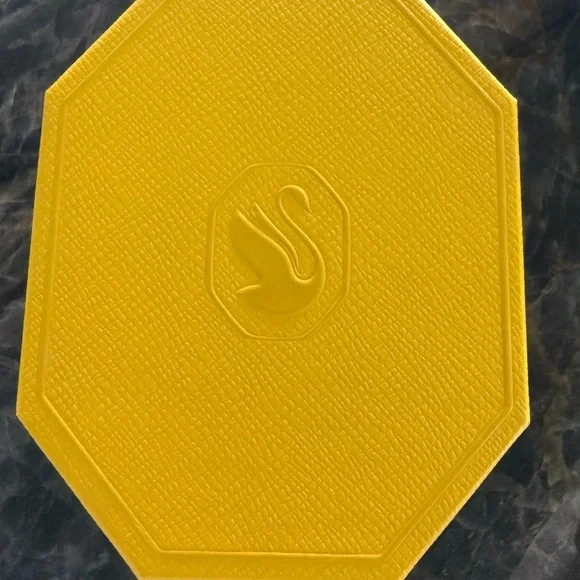 Swarovski lucent hoop emerald green earrings